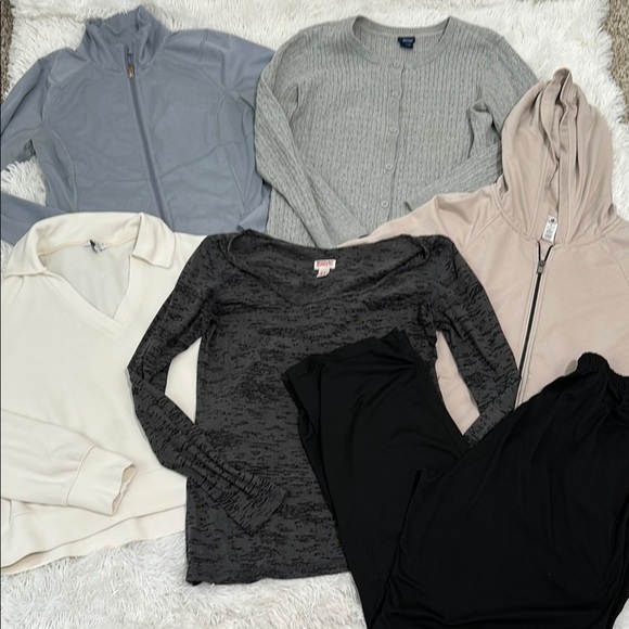 Danskin Tops - 🐾 Bundle of 6 Woman’s Clothing Size Large